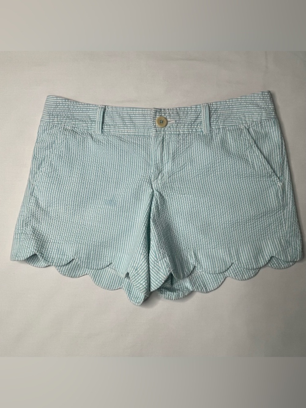 Lilly Pulitzer Seersucker Buttercup Shorts Green/White, scalloped hem. Size 4